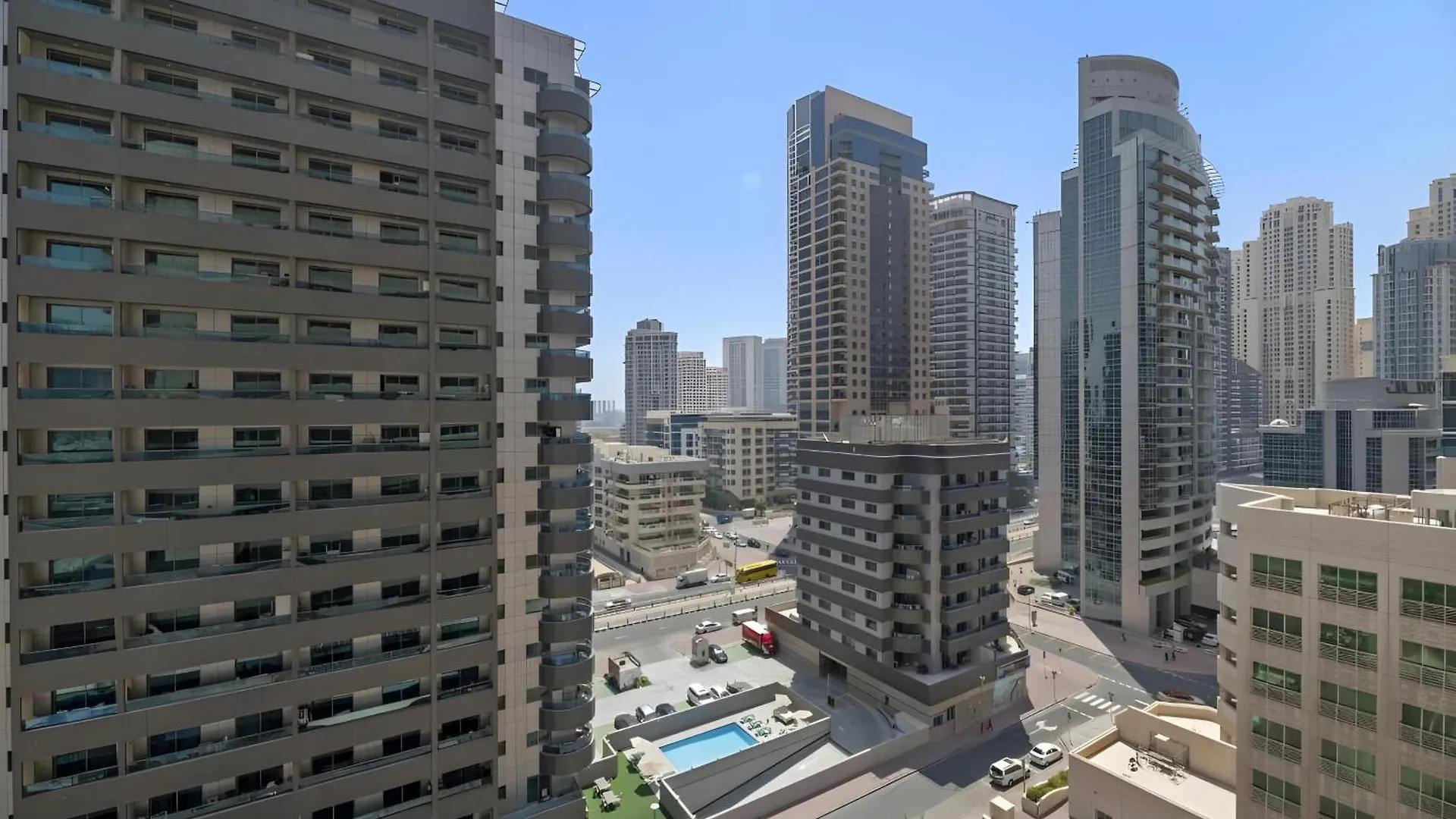 Dubai Marina Escape Steps To Metro & Beach Apartment