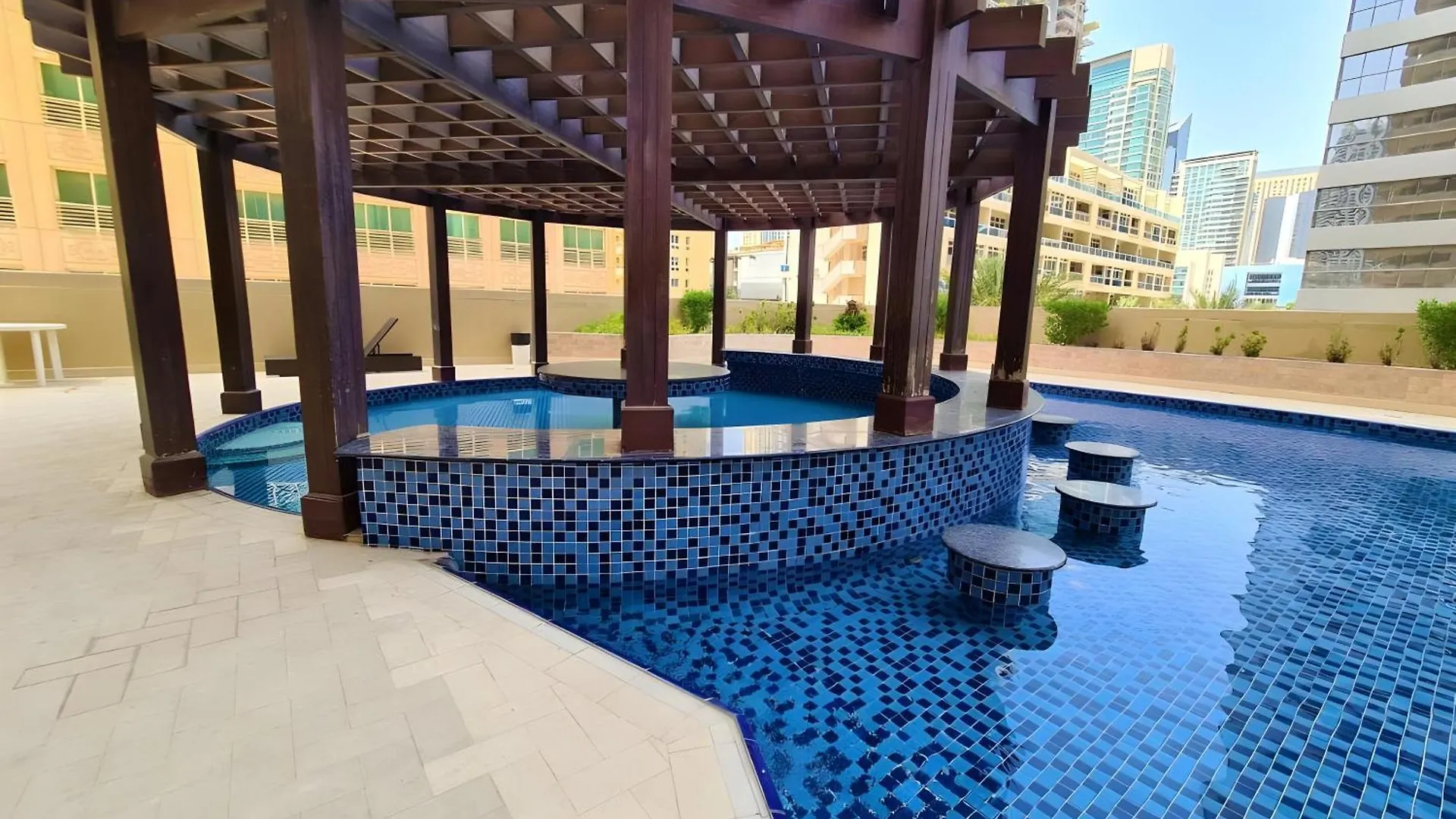 Dubai Marina Escape Steps To Metro & Beach United Arab Emirates