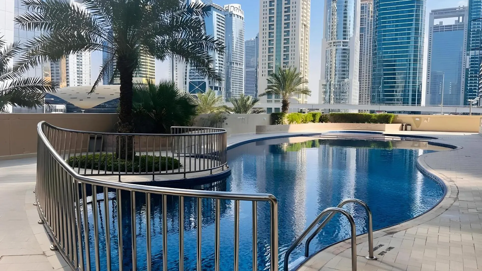 Dubai Marina Escape Steps To Metro & Beach