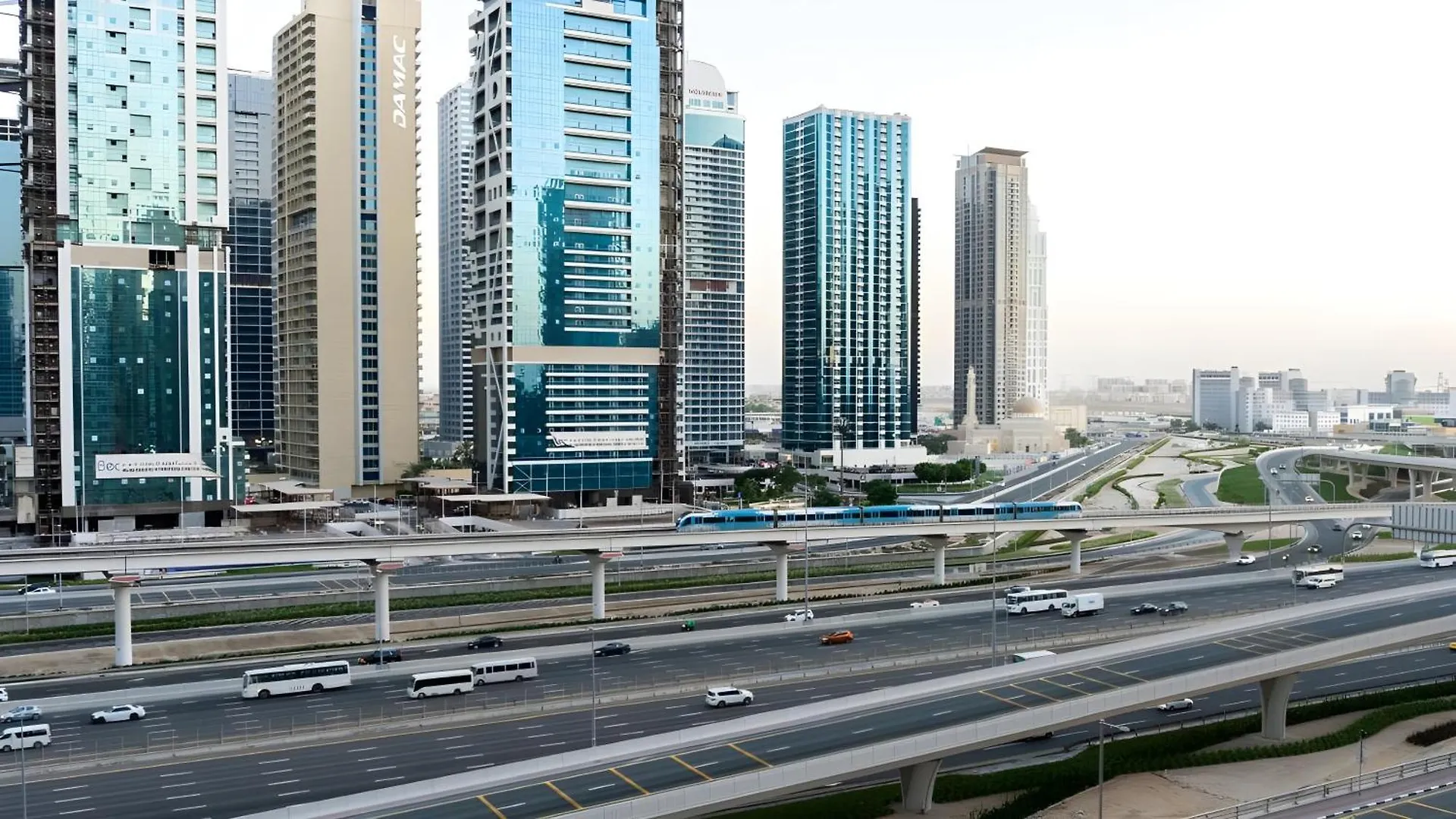 Apartment Dubai Marina Escape Steps To Metro & Beach